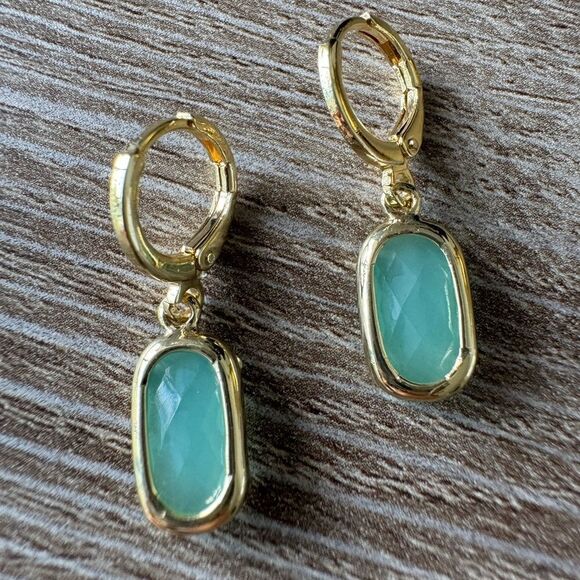 Vintage style hoop earring N510 - Picture 2 of 3